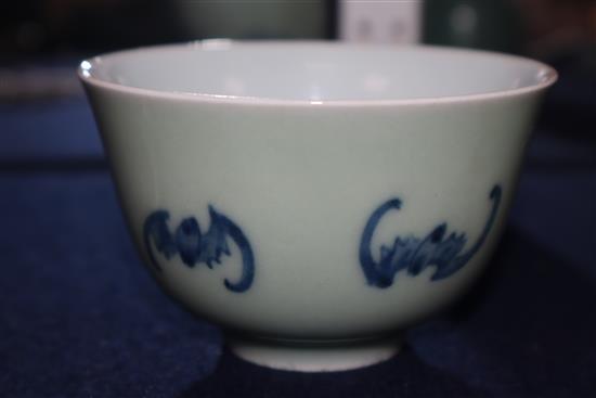 A Chinese blue and white tea bowl and a Chinese green glazed ink pot tallest 6cm